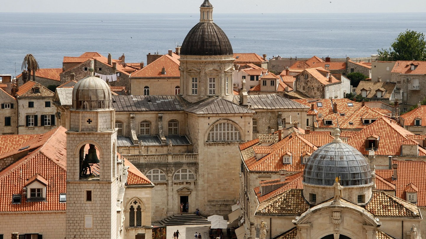 Walking Helps You Understand the City's History